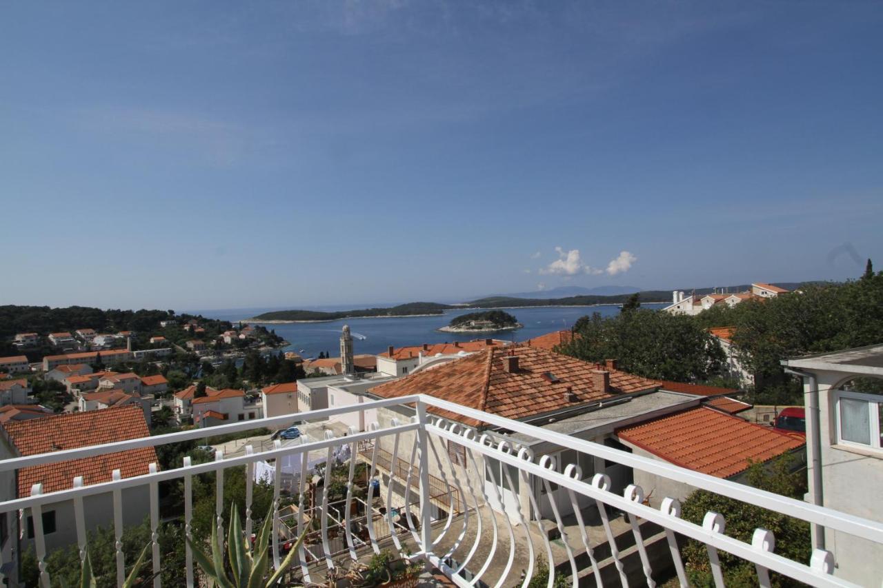 Tanya-Apartments And Rooms Hvar Town Exterior foto
