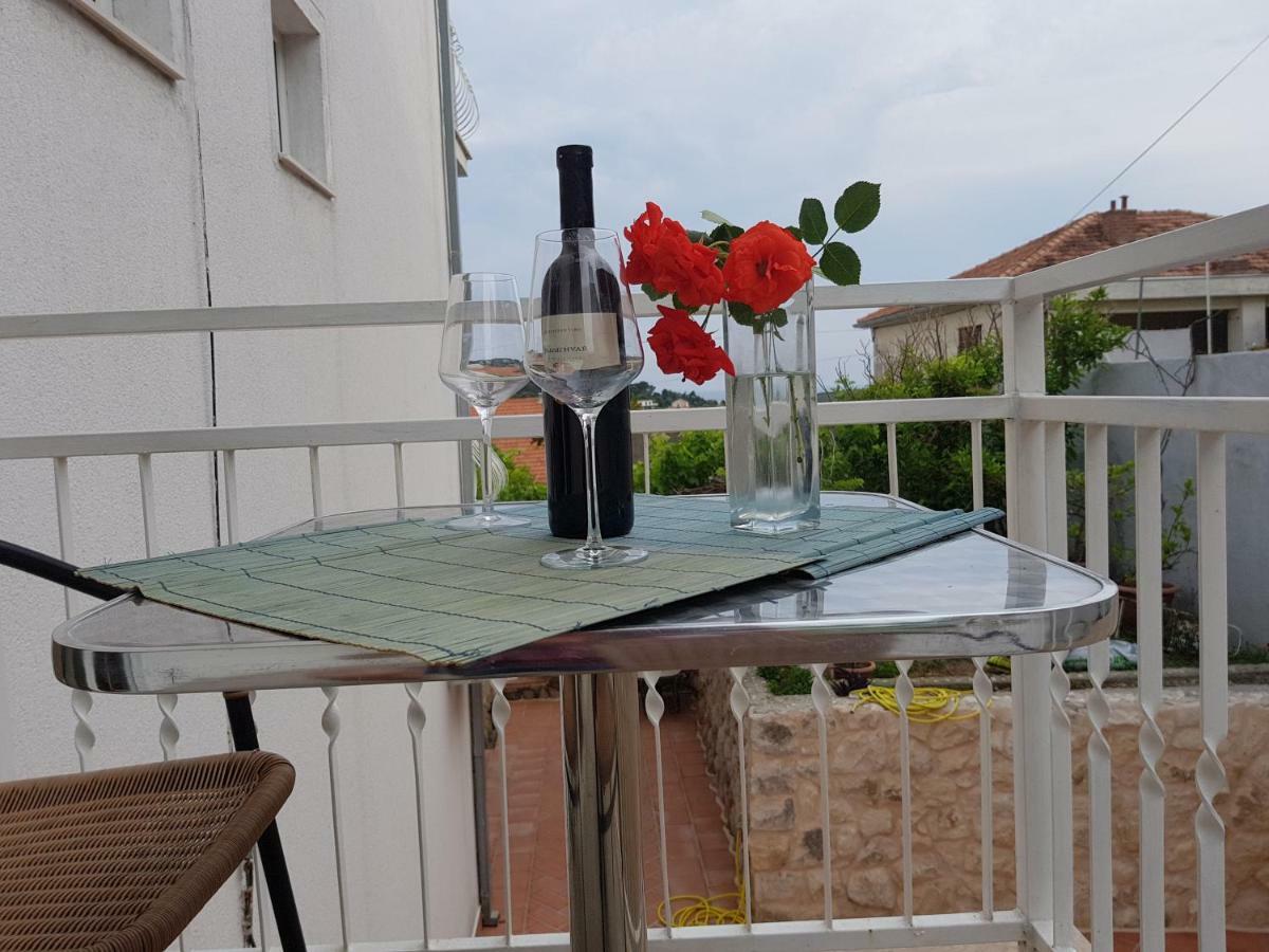 Tanya-Apartments And Rooms Hvar Town Exterior foto